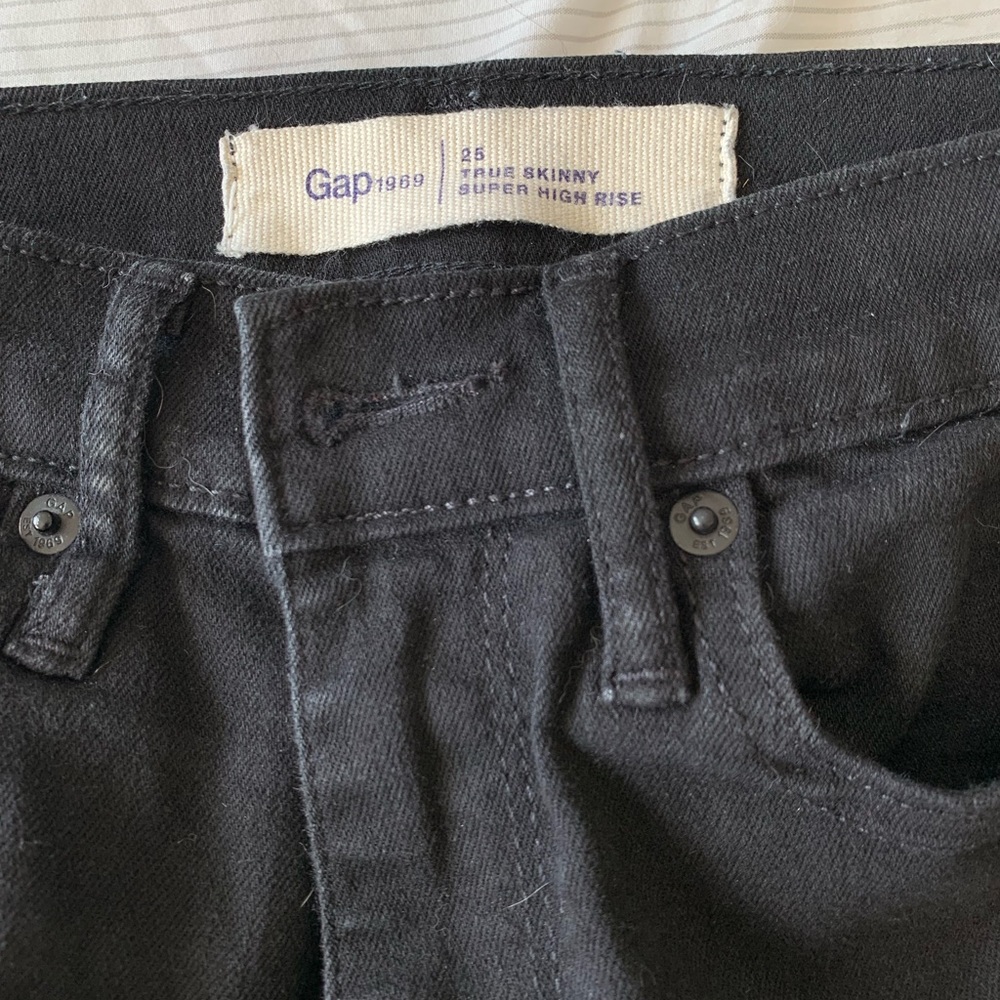 Gap true skinny super high rise black jeans size 25